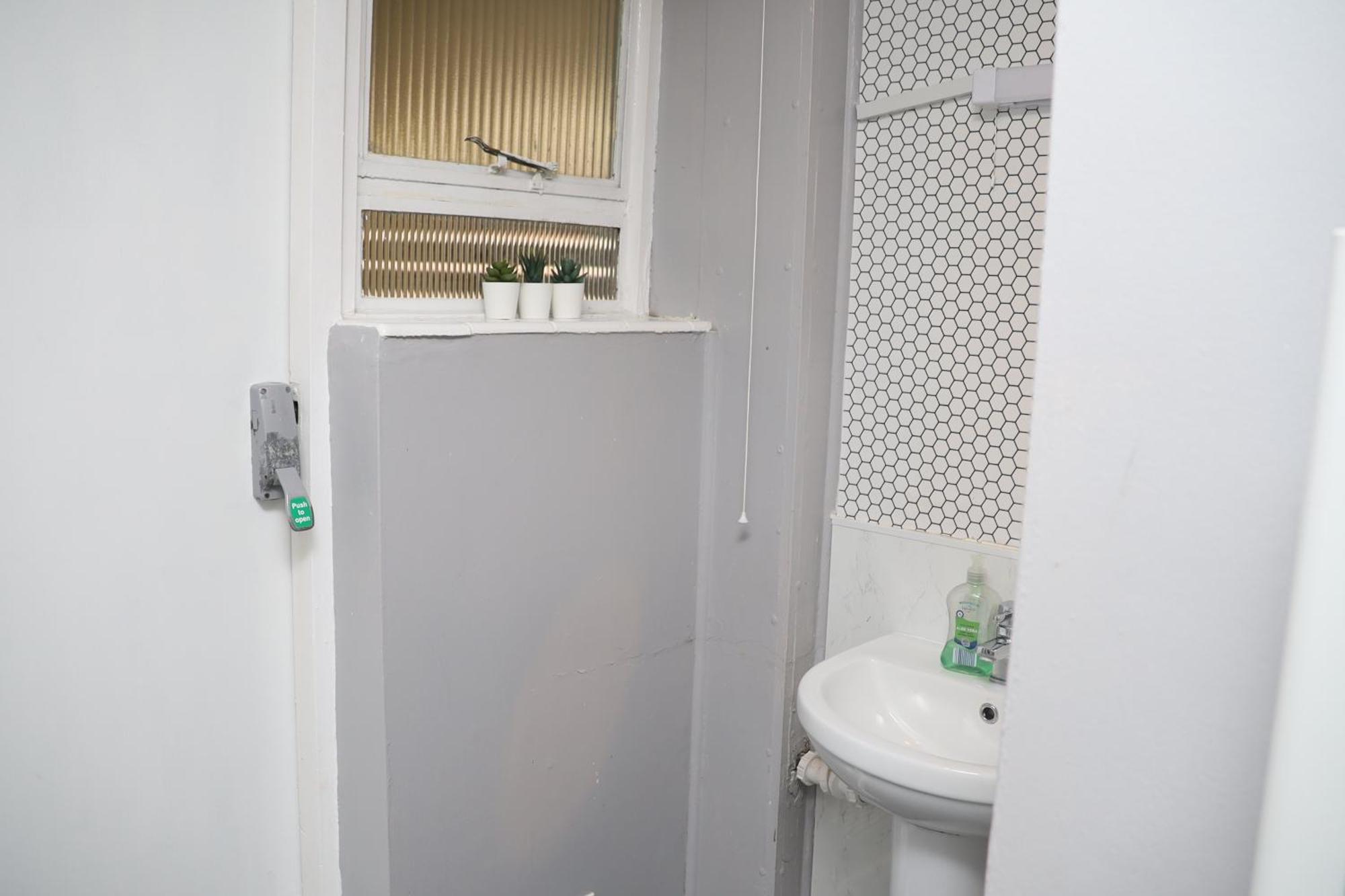 Superb 3 Bedroom Flat In Stafford Exterior foto